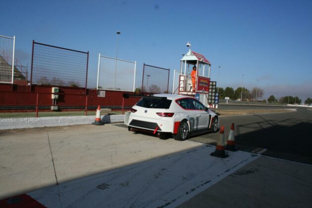 SEAT Sport entrena en el Circuito de Albacete