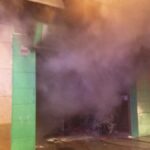 Bomberos del SEPEI trabajan en Villarrobledo en la extinción de un incendio en un bazar asiático