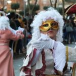 Cerca de un millar de máscaras participan en el desfile inaugural del carnaval rodense