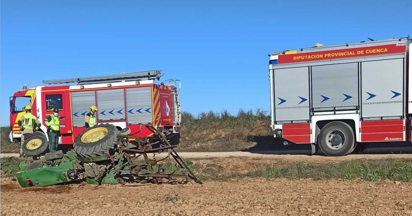 Fallece un hombre de 80 años tras volcar el tractor que conducía en El Acebrón