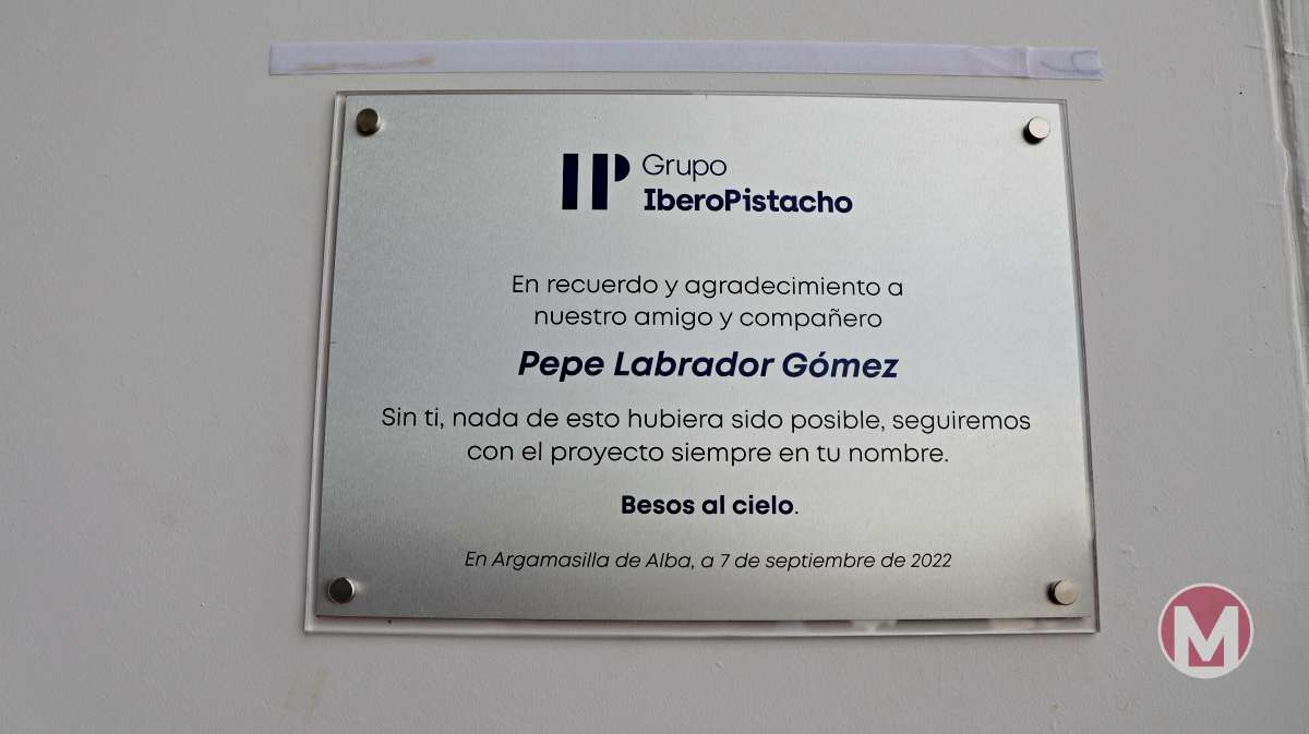Sentido homenaje a Pepe Labrador en la inauguración de Iberopistacho, trabajador de Manzanares recientemente fallecido