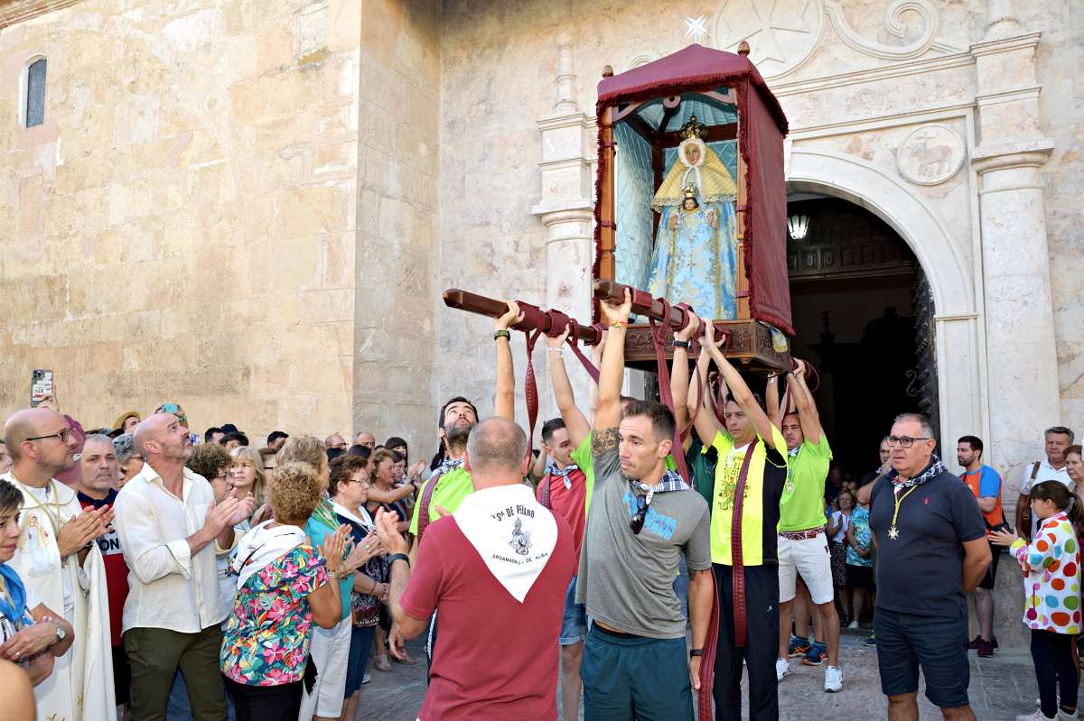 El pueblo de Argamasilla de Alba celebra la romería en honor a su patrona la Virgen de Peñarroya