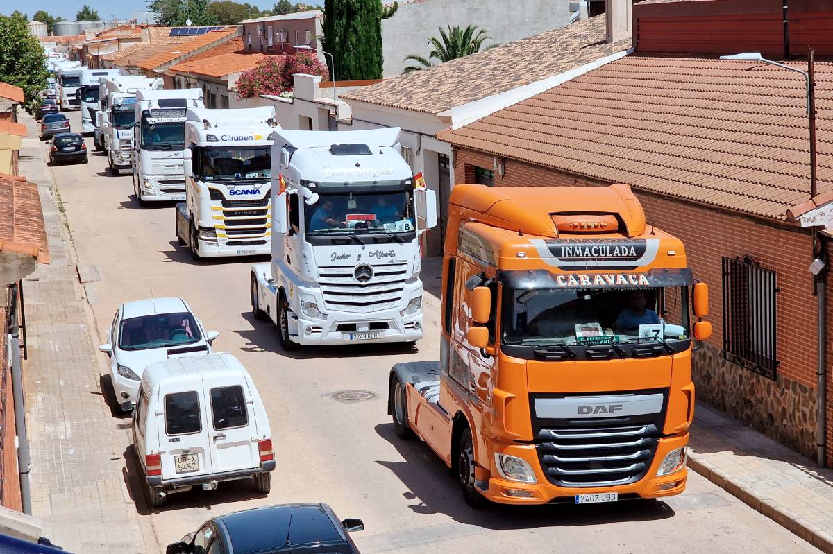 Procesión de camiones en Argamasilla de Alba en honor a San Cristóbal, patrón de los conductores